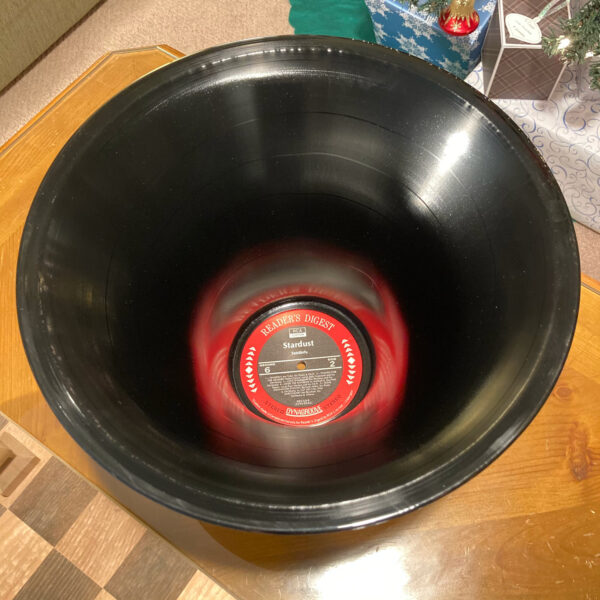 Stretched Vinyl Record - Passive Phone Amplifier