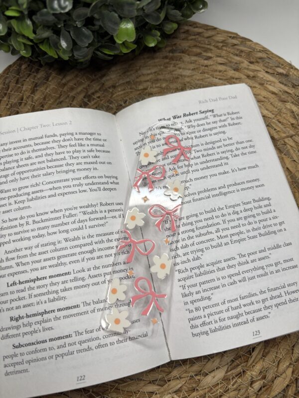 Bowed Daisy Acrylic Bookmark